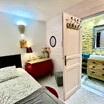 La Clef Des Songes - Au Calme, Au Coeur De Sarlat, 2 Minutes A Pied De La Cite Medievale - Climatisation - Petits Dejeuners Fait Maison - Parking Gratuit - Option Et Massages - Piscine De Saison A 400m סרלה-לה קנדה