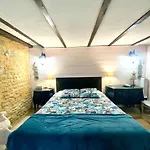 Bed and breakfast La Clef Des Songes - Climatisées - Centre - Parking Gratuit - Piscine, Et Massages à 400mètres 4*