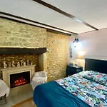 Bed and breakfast La Clef Des Songes - Climatisées - Centre - Parking Gratuit - Piscine, Et Massages à 400mètres Sarlat