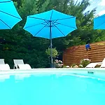 Bed and breakfast La Clef Des Songes - Climatisées - Centre - Parking Gratuit - Piscine, Et Massages à 400mètres 4*