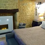 La Clef Des Songes - Au Calme, Au Coeur De Sarlat, 2 Minutes A Pied De La Cite Medievale - Climatisation - Petits Dejeuners Fait Maison - Parking Gratuit - Option Et Massages - Piscine De Saison A 400m לינה וארוחת בוקר 4*