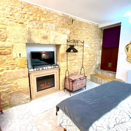 La Clef Des Songes - Maison D'Hotes Au Calme, Au Coeur De Sarlat, 2 Minutes A Pied De La Cite Medievale - Climatisation - Petits Dejeuners Fait Maison - Parking Gratuit - Option Spa Et Massages - Piscine De Saison A 400M Sarlat-la-Caneda