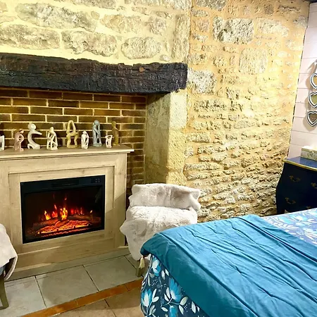 Bed & Breakfast La Clef Des Songes - Maison D'Hotes Au Calme, Au Coeur De Sarlat, 2 Minutes A Pied De La Cite Medievale - Climatisation - Petits Dejeuners Fait Maison - Parking Gratuit - Option Spa Et Massages - Piscine De Saison A 400M