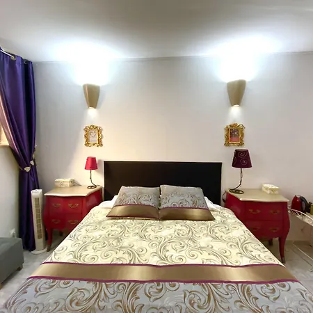 Bed & Breakfast La Clef Des Songes - Maison D'Hotes Au Calme, Au Coeur De Sarlat, 2 Minutes A Pied De La Cite Medievale - Climatisation - Petits Dejeuners Fait Maison - Parking Gratuit - Option Spa Et Massages - Piscine De Saison A 400M 4*