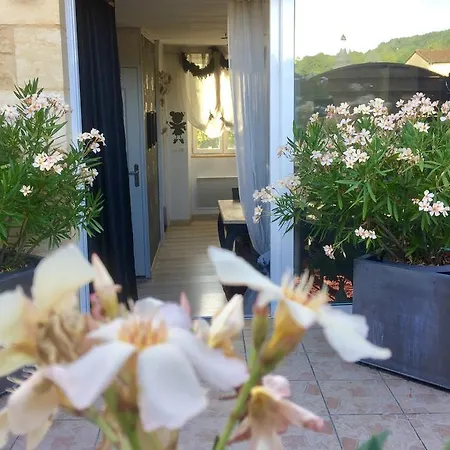 La Clef Des Songes - Chambres Climatisees - Sarlat Centre - Parking Gratuit - Piscine, Spa Et Massages A 400Metres 3*