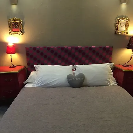 Bed and breakfast La Clef Des Songes - Climatisées - Centre - Parking Gratuit - Piscine, Et Massages à 400mètres 4*