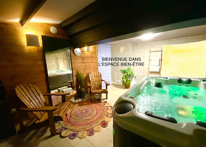Bed & Breakfast La Clef Des Songes - Au Calme, Au Coeur De Sarlat, 2 Minutes A Pied De La Cite Medievale - Climatisation - Petits Dejeuners Fait Maison - Parking Gratuit - Option Et Massages - Piscine De Saison A 400m 4*