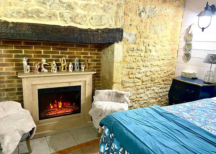 Bed & Breakfast La Clef Des Songes - Maison D'Hotes Au Calme, Au Coeur De Sarlat, 2 Minutes A Pied De La Cite Medievale - Climatisation - Petits Dejeuners Fait Maison - Parking Gratuit - Option Spa Et Massages - Piscine De Saison A 400M