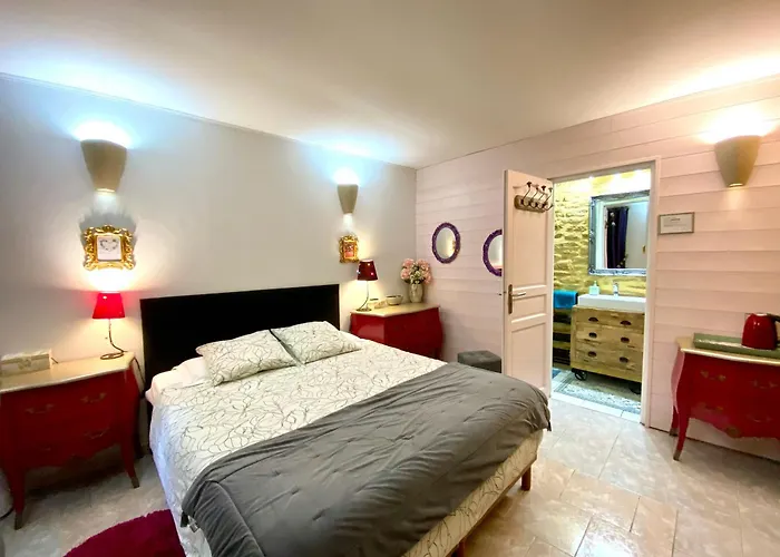 La Clef Des Songes - Maison D'Hotes Au Calme, Au Coeur De Sarlat, 2 Minutes A Pied De La Cite Medievale - Climatisation - Petits Dejeuners Fait Maison - Parking Gratuit - Option Spa Et Massages - Piscine De Saison A 400M