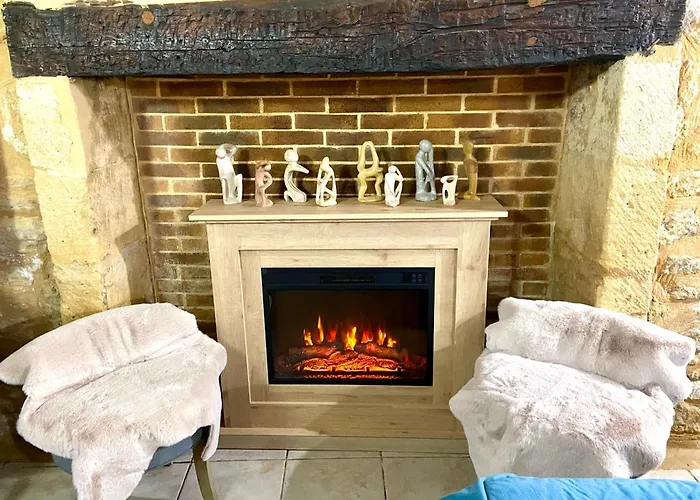 La Clef Des Songes - Maison D'Hotes Au Calme, Au Coeur De Sarlat, 2 Minutes A Pied De La Cite Medievale - Climatisation - Petits Dejeuners Fait Maison - Parking Gratuit - Option Spa Et Massages - Piscine De Saison A 400M Bed & Breakfast 4*