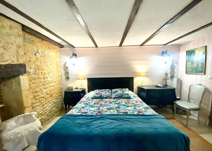 Bed & Breakfast La Clef Des Songes - Maison D'Hotes Au Calme, Au Coeur De Sarlat, 2 Minutes A Pied De La Cite Medievale - Climatisation - Petits Dejeuners Fait Maison - Parking Gratuit - Option Spa Et Massages - Piscine De Saison A 400M 4*