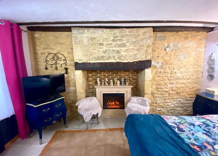 La Clef Des Songes - Maison D'Hotes Au Calme, Au Coeur De Sarlat, 2 Minutes A Pied De La Cite Medievale - Climatisation - Petits Dejeuners Fait Maison - Parking Gratuit - Option Spa Et Massages - Piscine De Saison A 400M 4* Sarlat-la-Caneda