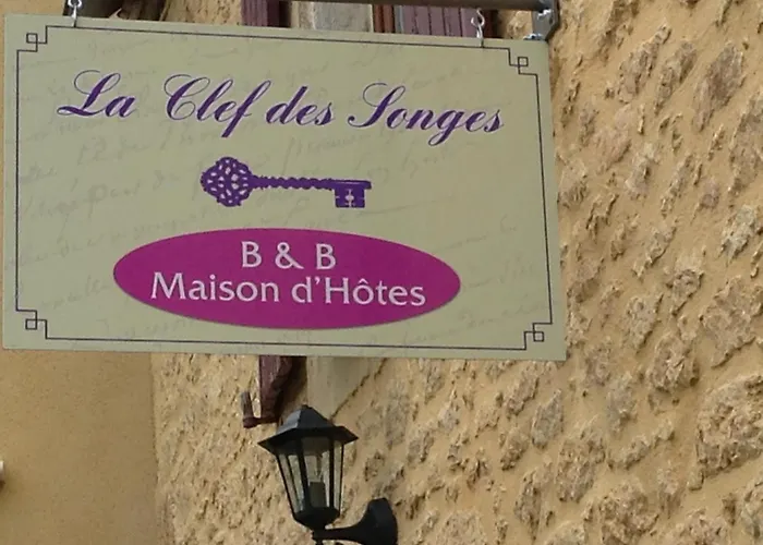 La Clef Des Songes - Maison D'Hotes Au Calme, Au Coeur De Sarlat, 2 Minutes A Pied De La Cite Medievale - Climatisation - Petits Dejeuners Fait Maison - Parking Gratuit - Option Spa Et Massages - Piscine De Saison A 400M Bed & Breakfast