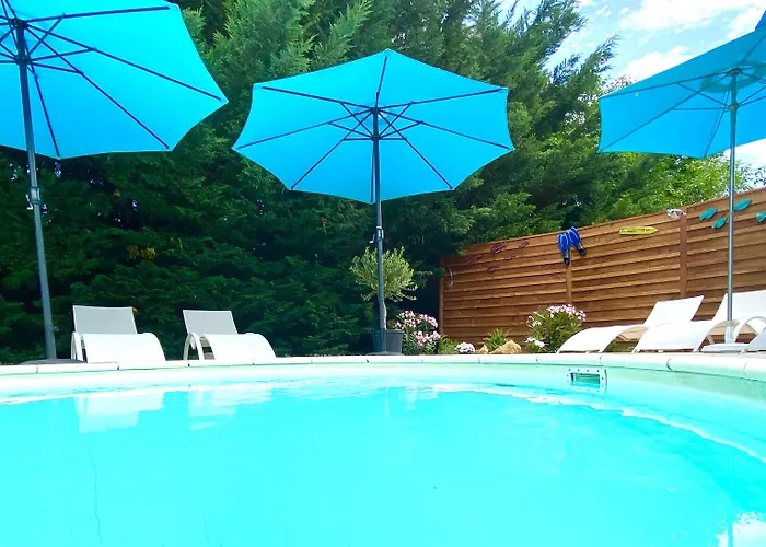 Bed & Breakfast La Clef Des Songes - Maison D'Hotes Au Calme, Au Coeur De Sarlat, 2 Minutes A Pied De La Cite Medievale - Climatisation - Petits Dejeuners Fait Maison - Parking Gratuit - Option Spa Et Massages - Piscine De Saison A 400M 4*
