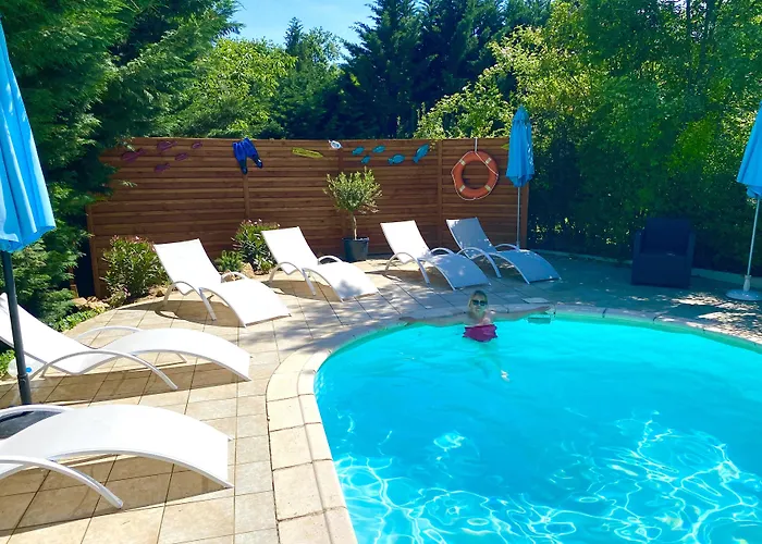 La Clef Des Songes - Maison D'Hotes Au Calme, Au Coeur De Sarlat, 2 Minutes A Pied De La Cite Medievale - Climatisation - Petits Dejeuners Fait Maison - Parking Gratuit - Option Spa Et Massages - Piscine De Saison A 400M