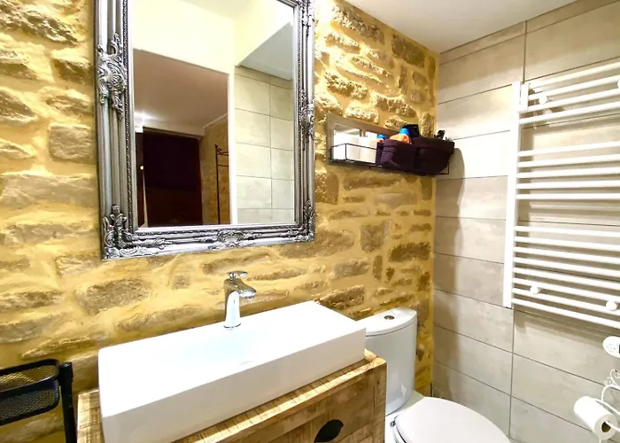 La Clef Des Songes - Au Calme, Au Coeur De Sarlat, 2 Minutes A Pied De La Cite Medievale - Climatisation - Petits Dejeuners Fait Maison - Parking Gratuit - Option Et Massages - Piscine De Saison A 400m 4* Sarlat-la-Canéda