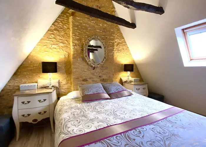 La Clef Des Songes - Maison D'Hotes Au Calme, Au Coeur De Sarlat, 2 Minutes A Pied De La Cite Medievale - Climatisation - Petits Dejeuners Fait Maison - Parking Gratuit - Option Spa Et Massages - Piscine De Saison A 400M