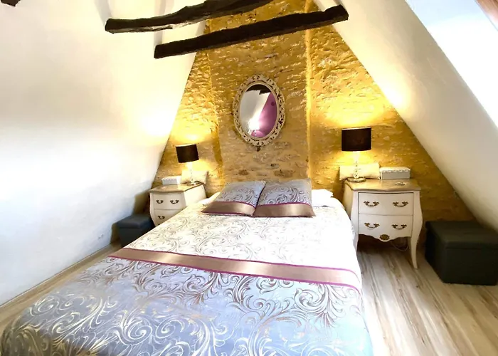 Bed & Breakfast La Clef Des Songes - Maison D'Hotes Au Calme, Au Coeur De Sarlat, 2 Minutes A Pied De La Cite Medievale - Climatisation - Petits Dejeuners Fait Maison - Parking Gratuit - Option Spa Et Massages - Piscine De Saison A 400M 4*
