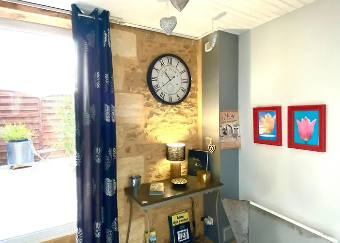 La Clef Des Songes - Au Calme, Au Coeur De Sarlat, 2 Minutes A Pied De La Cite Medievale - Climatisation - Petits Dejeuners Fait Maison - Parking Gratuit - Option Et Massages - Piscine De Saison A 400m Bed & Breakfast Sarlat-la-Canéda