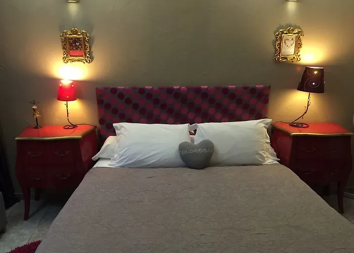 Bed & Breakfast La Clef Des Songes - Au Calme, Au Coeur De Sarlat, 2 Minutes A Pied De La Cite Medievale - Climatisation - Petits Dejeuners Fait Maison - Parking Gratuit - Option Et Massages - Piscine De Saison A 400m 4*