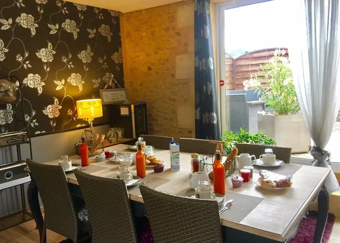 La Clef Des Songes - Au Calme, Au Coeur De Sarlat, 2 Minutes A Pied De La Cite Medievale - Climatisation - Petits Dejeuners Fait Maison - Parking Gratuit - Option Et Massages - Piscine De Saison A 400m 4* Sarlat-la-Canéda