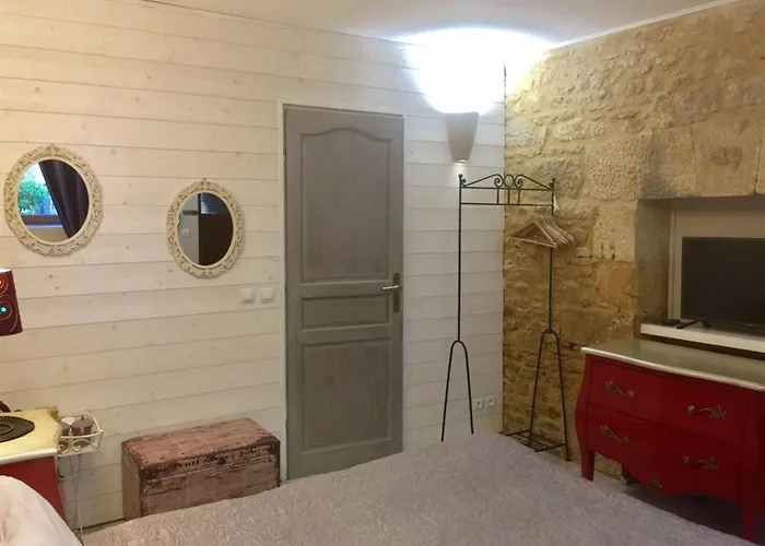 La Clef Des Songes - Au Calme, Au Coeur De Sarlat, 2 Minutes A Pied De La Cite Medievale - Climatisation - Petits Dejeuners Fait Maison - Parking Gratuit - Option Et Massages - Piscine De Saison A 400m